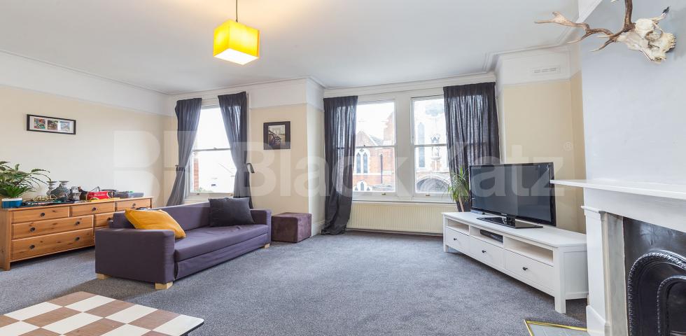 			NEW INSTRUCTION!, 2 Bedroom, 1 bath, 1 reception Flat			 Womersley Road, CROUCH END